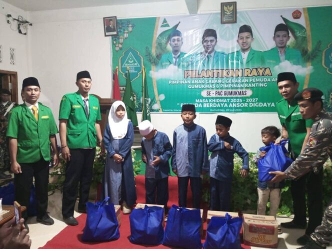 
					Aksi Sosial dan Santunan Anak Yatim di Acara Pelantikan PAC GP Ansor Gumukmas