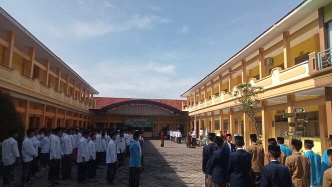 
					LPTNU Kencong dan PP Bustanul Ulum Mlokorejo Puger Semarakkan HSN 2025 dengan Upacara dan Kirab Santri