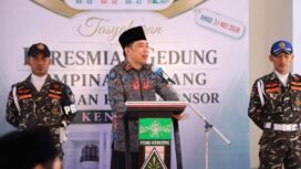 Gus Bupati Bersama Rais PCNU Kencong Melakukan Pengguntingan Pita