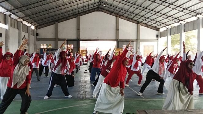 
					Semarakkan HUT ke-81 RI, PC Fatayat NU Kencong Gelar Senam Bersama dan Layanan Kesehatan Gratis