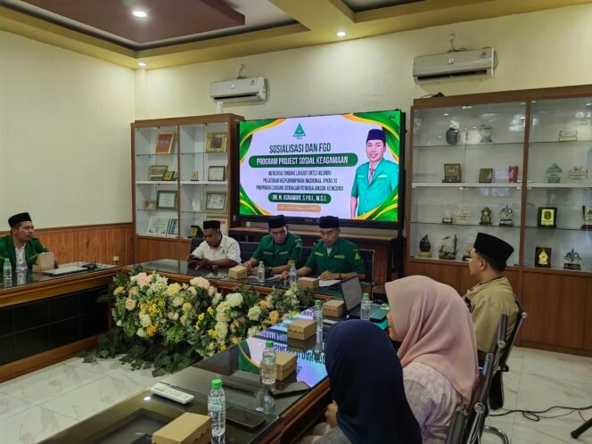 
					Sosialisasi dan Focus Group Discussion (FGD) Perkuat Persatuan Melalui kegiatan sosial keagamaan”