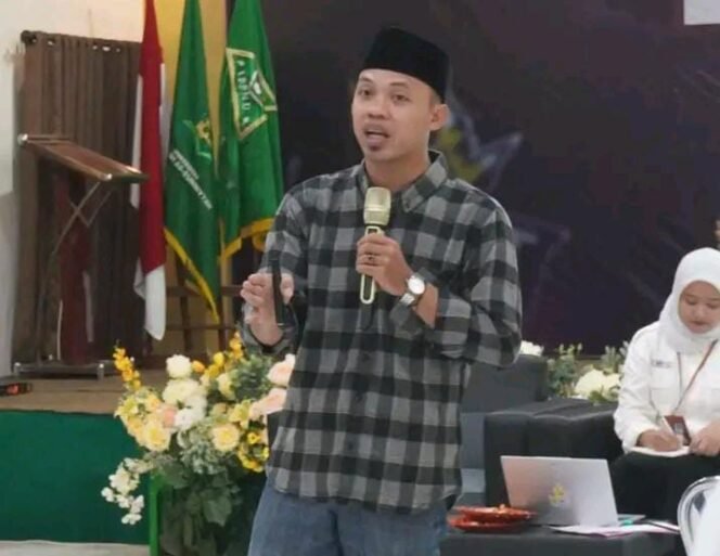 
					Manut Dawuh Kiai, Wakil Ketua MA PC IPNU Kencong Dukung Surat Cinta Ulama untuk Bupati Jember, Desak Penghentian Sound Horeg